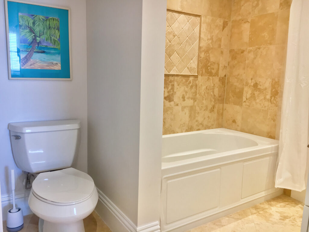 Pineapple Point Resort 10 - Master Bathroom 2