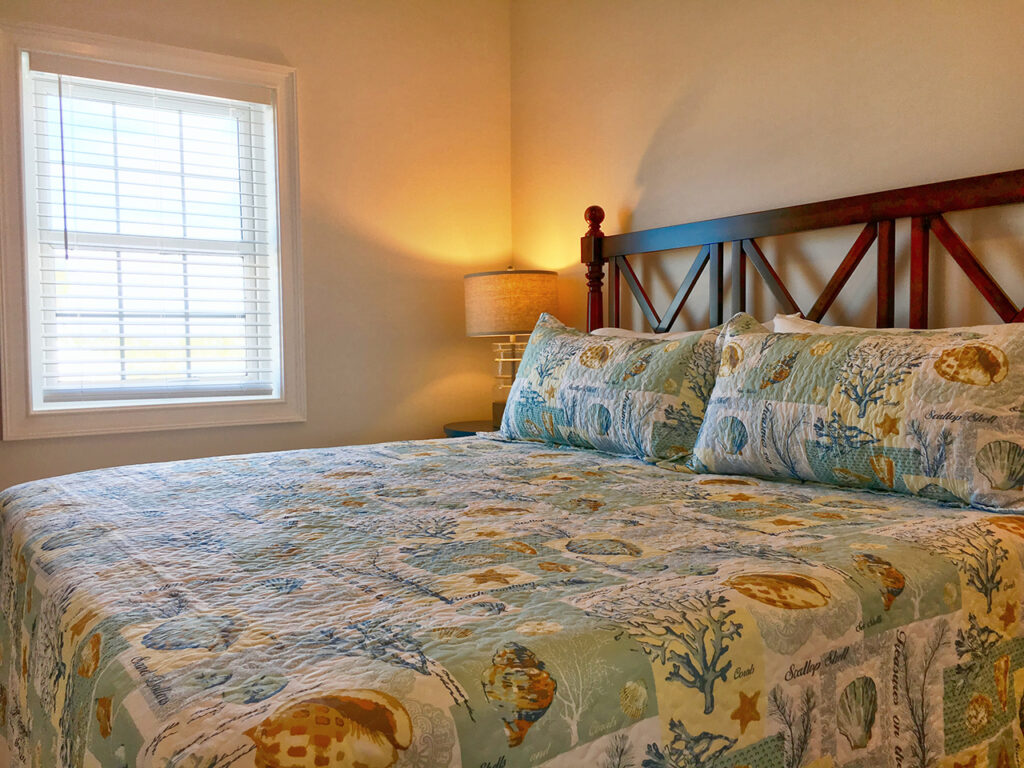 Pineapple Point Resort 10 - Guest Bedroom