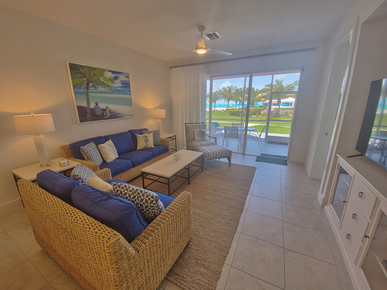 Bahama Beach Club 2067 - Living Area Views