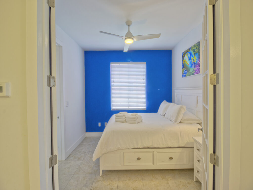 Bahama Beach Club 2061 - Guest Bedroom 1