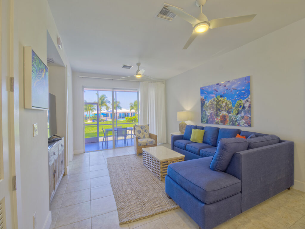 Bahama Beach Club 2061 - Living Area